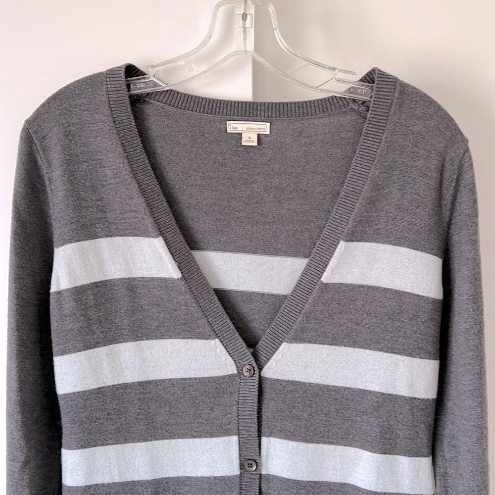 GAP cardigan gray and light blue. Excellent condition.